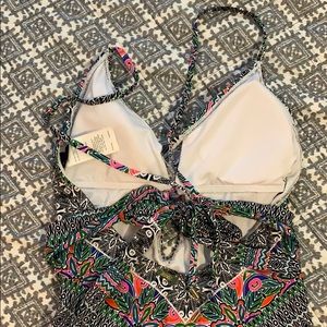 Laundry By Shelli Segal Swim - One piece . Never worn! Bathing suit LAUNDRY Laundry By Shelli Segal Swim - One piece . Never worn! Bathing suit LAUNDRY
